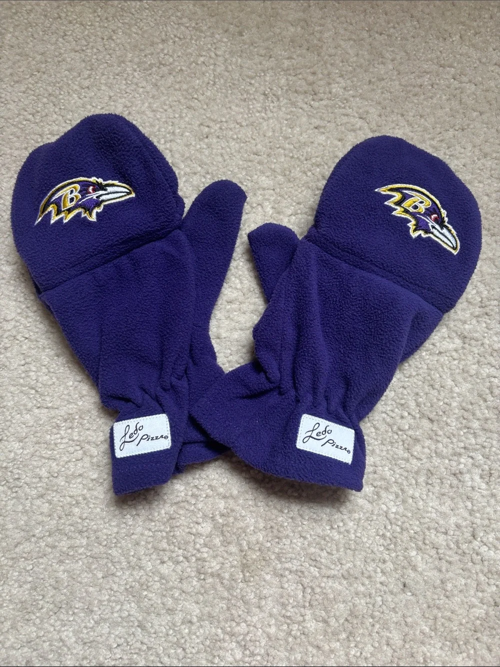 NWOT Baltimore Ravens fleece gloves